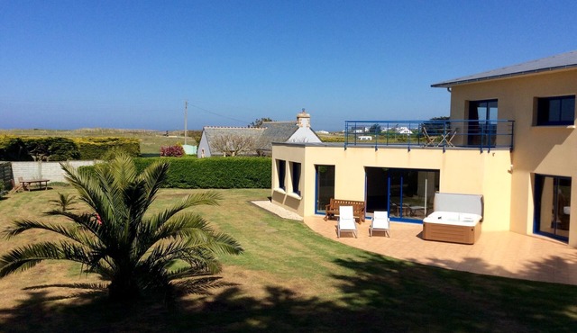 Super architect-designed villa with 4-star indoor swimming pool, Jacuzzi, Hammam