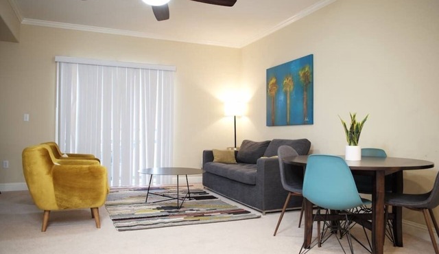 SUPER BOWL 7 MINUTES AWAY - LEVI'S STADIUM -Great Location. Lux Complex-TESLA Charging