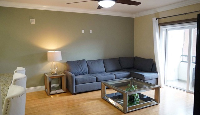 SUPER BOWL 7 MINUTES AWAY - LEVI'S STADIUM.Fully Equipped Apt w/Impeccable Service-FAST Wi-Fi