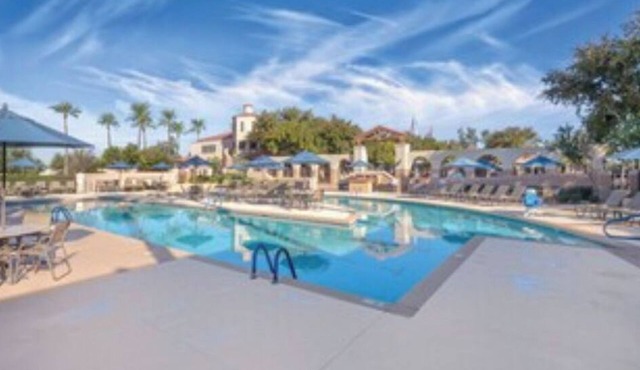 Super Bowl stay, one bedroom, at the golf resort!