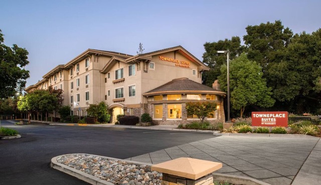 Super Bowl Sunday at Town Place Campbell Queen Studio just 12 miles from Levi's!