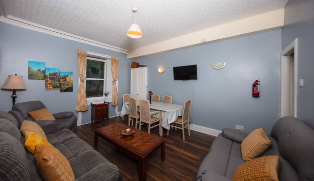 Super Central 4bedroom Apartment at the Meadows