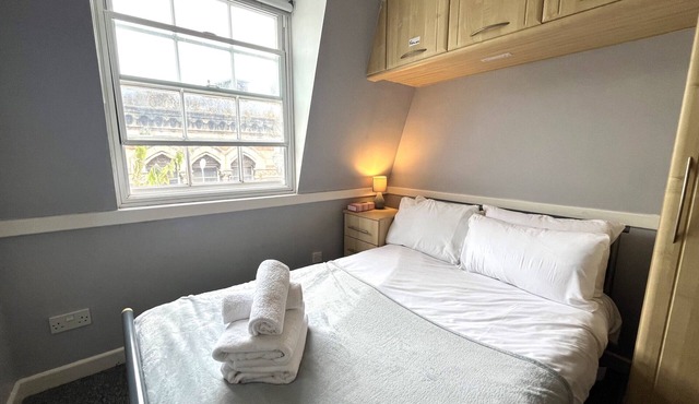 Super Central Apartment in Bristol's Old City