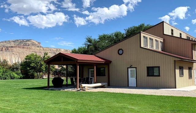 Super Clean, 100-Acre Riverfront Ranch, Fantastic Views, Great Location.