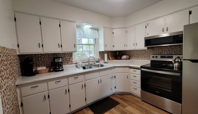 Super Clean, Bright and Comfy 2BD Home in Riverton