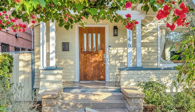 Super-Clean Bright & Big Private House w Huge Yard Near Beach, shopping + dining