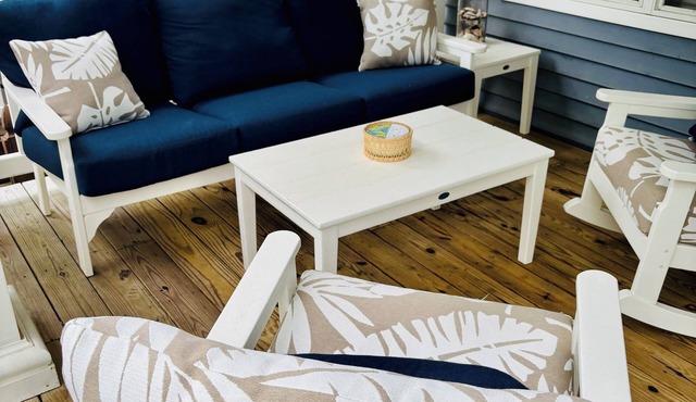 Super Clean comfy beach condo - Pet Friendly - short walk to beach and boardwalk