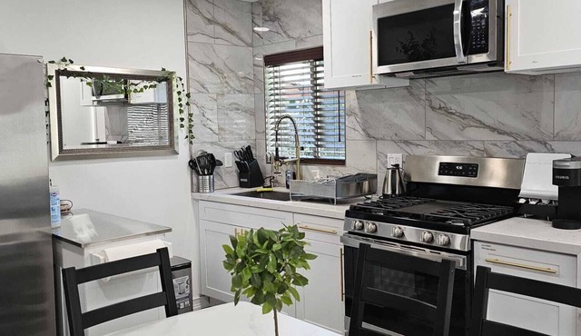 Super Clean, Elegant, Recently Renovated Casa With All New Appliances