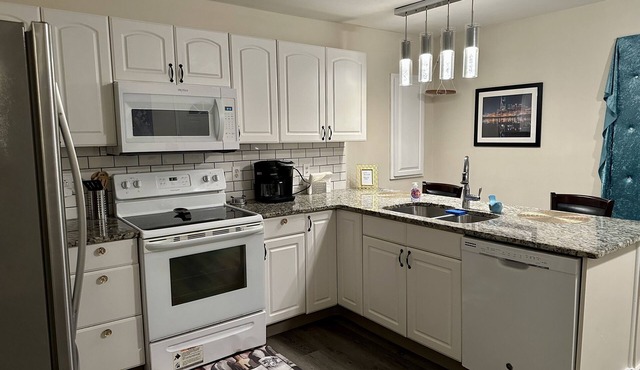 Super comfy 1 bedroom apartment close to downtown