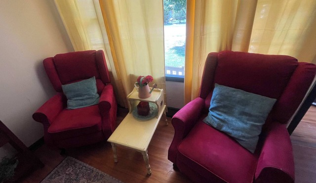 Super Comfy - 3BR - Darts/Poker Table - Coffee