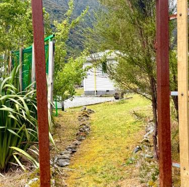 Super 'Cosy' Small Basic Cabin in The Middle of National Park and Mountains but near Road and Railway