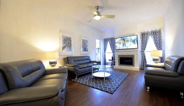 Super Cozy and clean 2 Bedroom 2 bath apartment