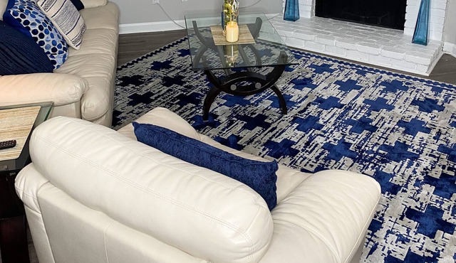 Super Cozy Apt in Central Location | Free Wi-Fi & Keyless Entry!