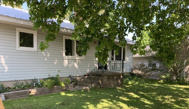Super cozy home in small town
