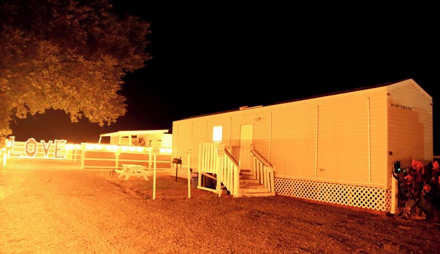 Super Cute, 1 Bedroom cottagenclose to the river, and 6 miles to the Casino