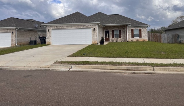 Super cute 2 br/2 bath house 5 minutes from Oxford Square