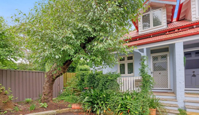 Super Cute Cottage in Sydney Harbour Suburb