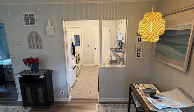 Super cute cottage in Dearborn