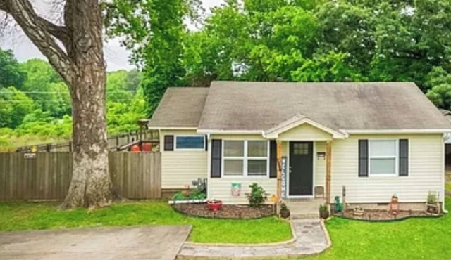Super cute getaway home!