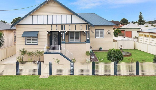 SUPER DEALS FOR OCT AND NOV FROM $300 PER NIGHT KAMIRA HOUSE ENTERTAINING HOME