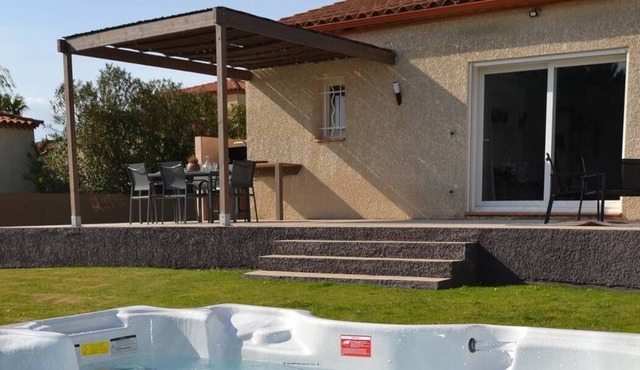 Superb villa classified garden with jacuzzis 5 minutes from the beaches 7CVAULX5