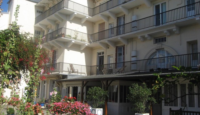 SUPER FRONT de MER, Luc sur mer. Crossing. DOUBLE EXPOSURE