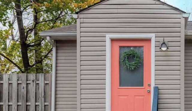 Super Hosts: Grove Cottage - close to beach, wineries & Spire!