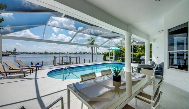 SUPER LAST MINUTE DEAL, Luxury villa with lakeview