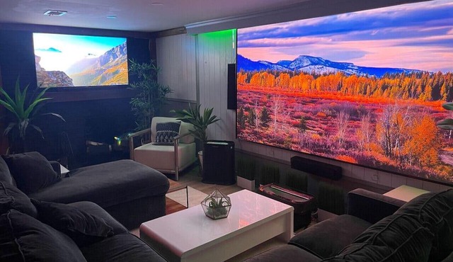 Super Lux Designer Co-Living, Hot Tub, Movie Theatre, Tesla Charger, Fireplaces