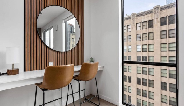 Super LUX DT Condo | Pool+Gym+Espresso+Exec Lounge