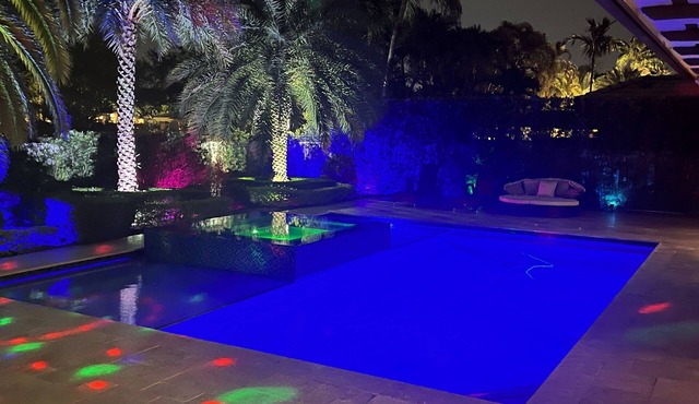 Super LUXURY 5BR house with pool in Maimi