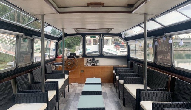 Super Mini-salle Pour vos Fêtes, sur L'eau !