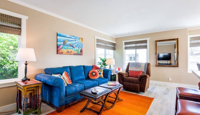 Super Nice Beach Place -Large Private Deck- Garage Parking-1 block to beach