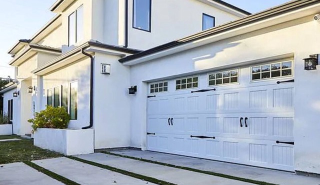 super nice Mid term property in Tarzana