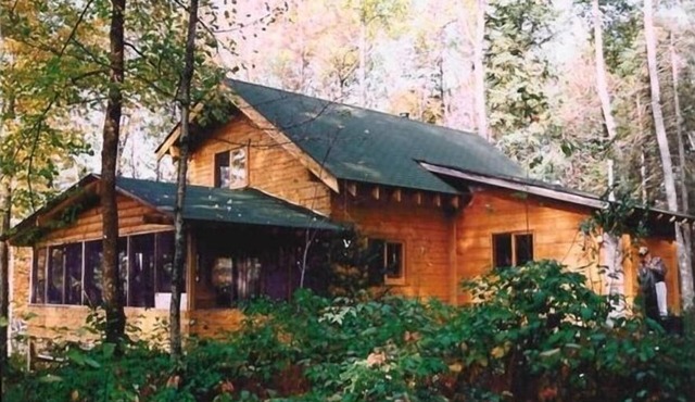 Super Private.Amazing Lake Views.Log Cabin Solitude!