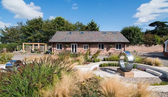 Super spacious barn conversion with Log fire and hot tub