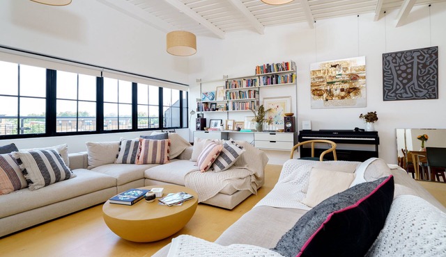 Super Spacious Penthouse in Art Deco Warehouse Conversion