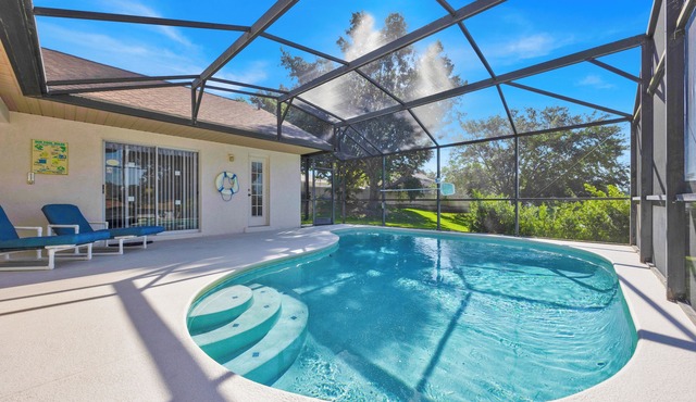 ‘Super spacious’ Pool villa. 400Mb wifi, 4K TV, Roku,Fully Licensed & Insured.