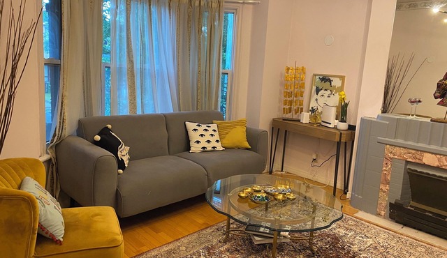 Super Spacious Private room on top floor with balcony in downtown Toronto