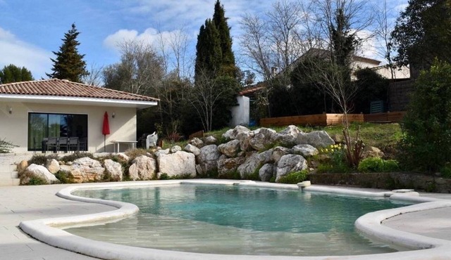 Super stylish modern villa with pool, 20 minutes from Montpellier