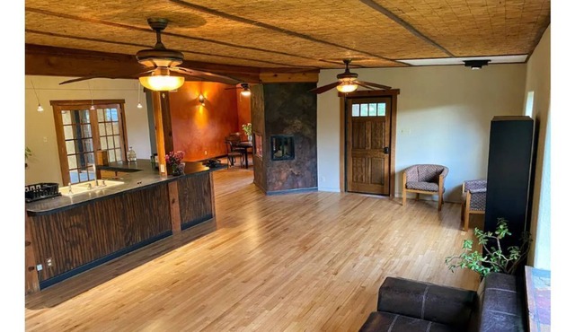 Super Swank Family Gathering 5 Bedroom Big Kitchen