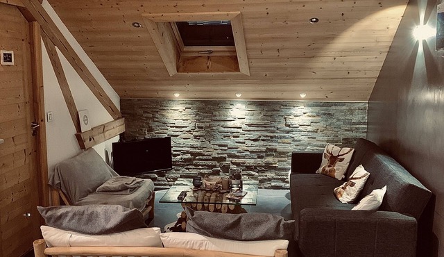 Super T4 facing the Mont-Blanc massif