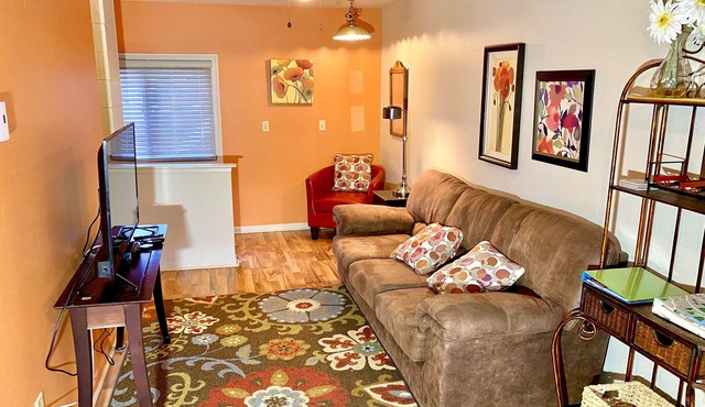 Super Value! Clean and Comfy Cottage & Close To All!
