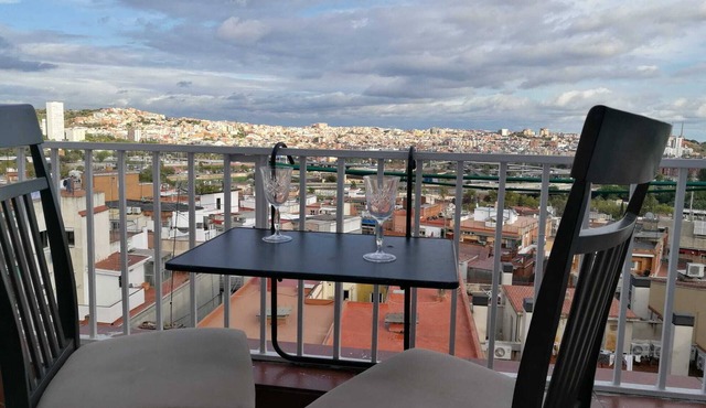 Super Views Finestrelles Attic Entire Apartment