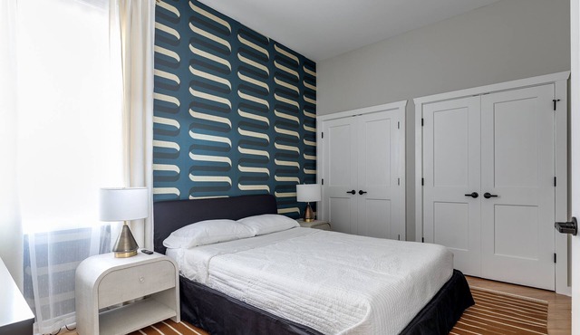 Super Walkable 2-bedroom w/5-Star Finishes!