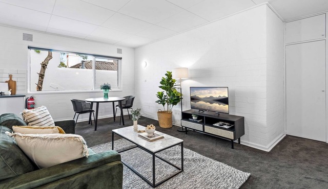 Superb 1-Bed Unit with A Generous Balcony