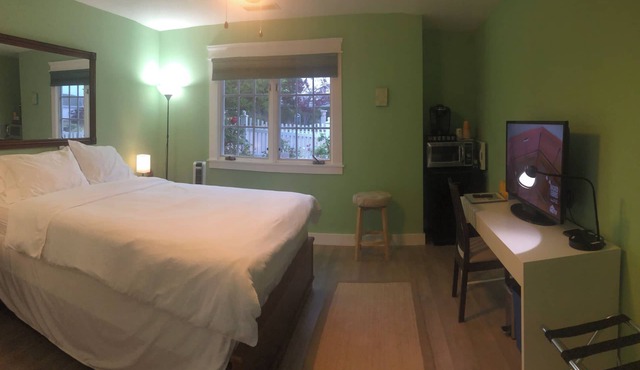Superb 1-bedroom Guest Suite in sunny La Jolla just perfect for a getaway trip!