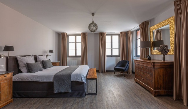 Superb 18th century farmhouse, in the heart of the vineyard.