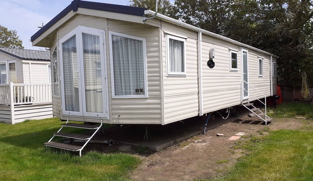 Superb 2 Bed Caravan, New Romney. Family friendly.