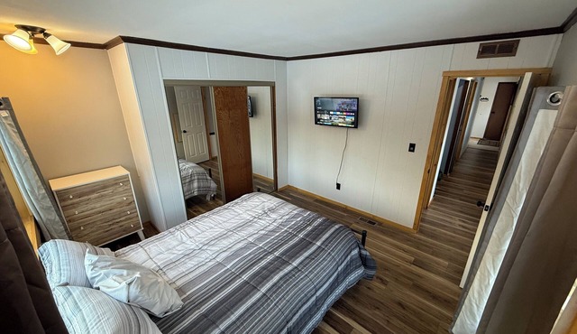 Superb 2-bedroom Home with AC in Detroit